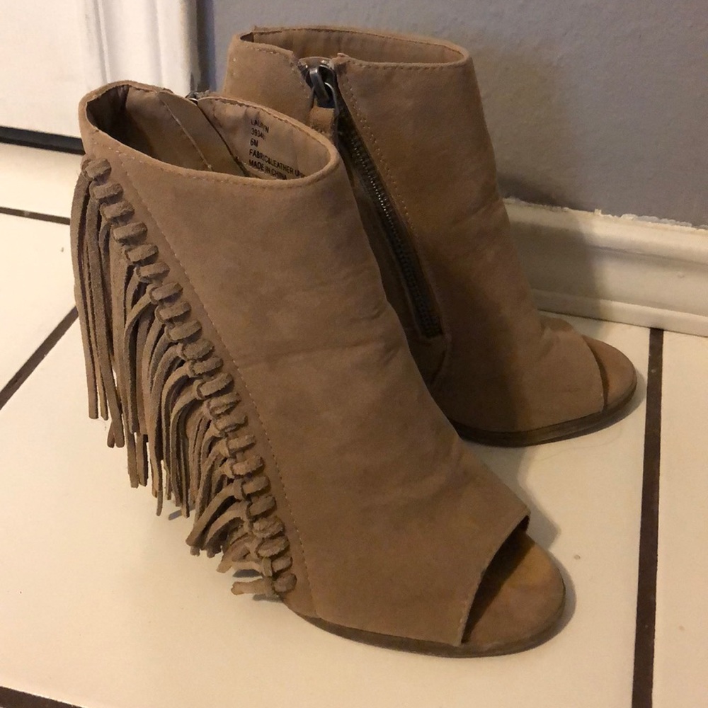 Fringe khaki heels